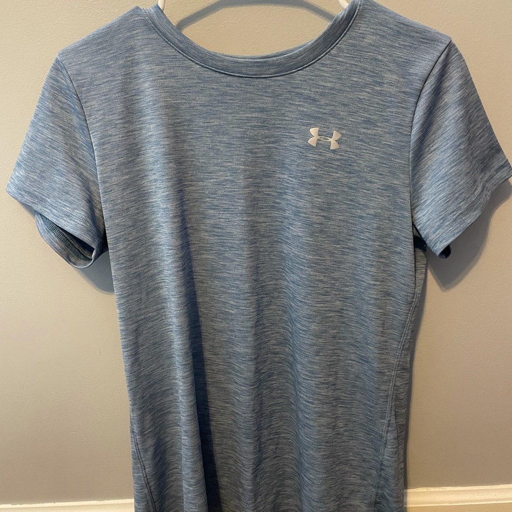 Under Armour heat gear short sleeve (Medium)